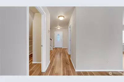 1061 Hiton Circle, DuPont, WA 98327 - Photo 5