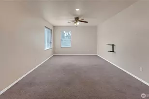 1061 Hiton Cir, DuPont, WA 98327 - Photo 15