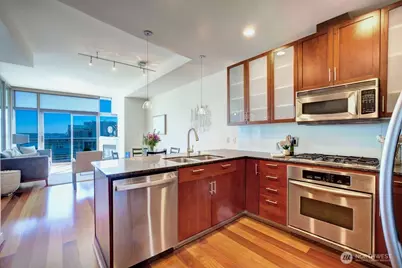 2033 2nd Avenue #2010, Seattle, WA 98121 - Photo 11