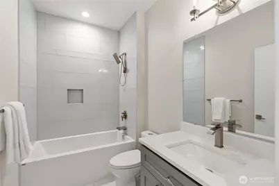 16831 84th Lane NE, Kenmore, WA 98028 - Photo 19