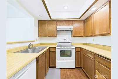 12721 NE 129th Court #F103, Kirkland, WA 98034 - Photo 11