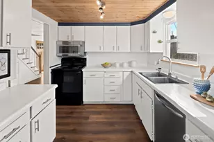 8307 27th Ave NW, Seattle, WA 98117 - Photo 5