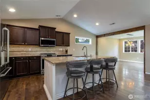 301 NE Danner Ln, College Place, WA 99324 - Photo 3