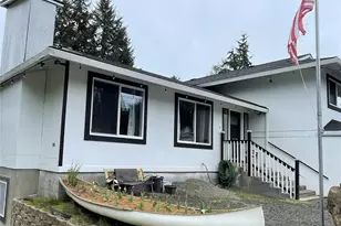 1017 Ballentine St, Raymond, WA 98577 - Photo 3