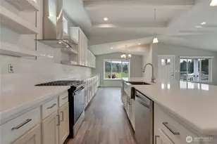 2120 Crystal Mt Dr, Enumclaw, WA 98022 - Photo 9