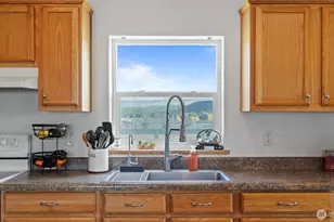 398 Balm St, Touchet, WA 99360 - Photo 9