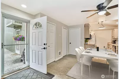 10822 SE 260th Street #2 B1, Kent, WA 98030 - Photo 3