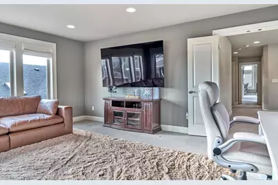 3319 Burnett Avenue N, Renton, WA 98056 - Photo 29