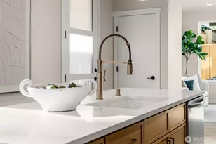 10604 NE 137th Pl, Kirkland, WA 98034 - Photo 11