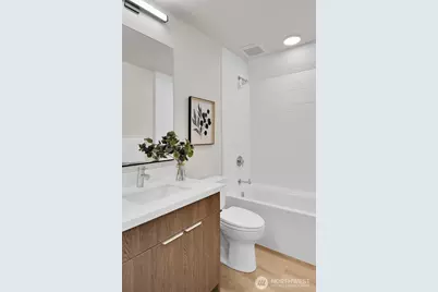 2372 Franklin Avenue E, Seattle, WA 98102 - Photo 15