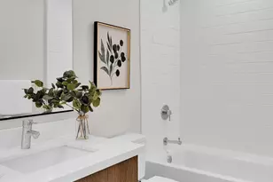 2372 Franklin Ave E, Seattle, WA 98102 - Photo 15