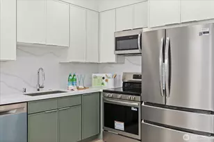 2372 Franklin Ave E, Seattle, WA 98102 - Photo 5