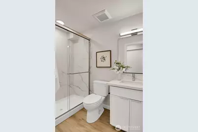 2372 Franklin Avenue E, Seattle, WA 98102 - Photo 25