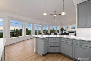 6714 45th Pl NE, Marysville, WA 98270 - Photo 11