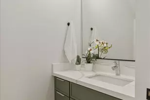 259 E Louisa St, Seattle, WA 98102 - Photo 11