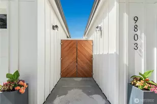 9803 Crystal Lake Dr, Woodinville, WA 98077 - Photo 21