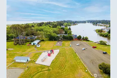 520 E Chance A La Mer NE, Ocean Shores, WA 98569 - Photo 25