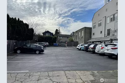 8214 Greenwood Avenue N, Seattle, WA 98103 - Photo 5