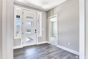 819 N Newport Loop, East Wenatchee, WA 98802 - Photo 3