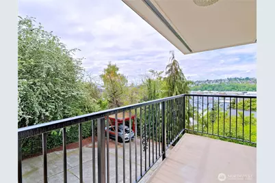 2219 13th Avenue W #1, Seattle, WA 98119 - Photo 15