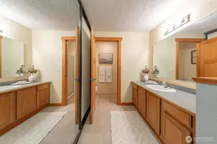 2500 W Manor Pl, Seattle, WA 98199 - Photo 25