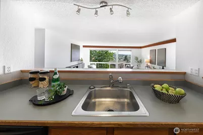 2500 W Manor Place #216, Seattle, WA 98199 - Photo 17