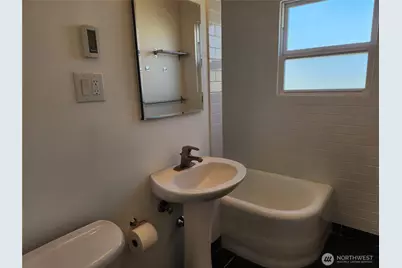 2114 7th Avenue W #5, Seattle, WA 98119 - Photo 11