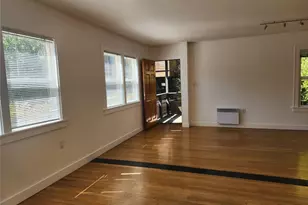 2114 7th Ave W, Seattle, WA 98119 - Photo 3