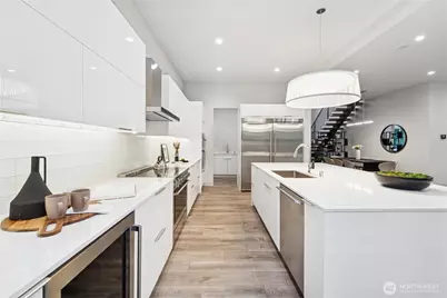 13220 NE 70th Street, Redmond, WA 98052 - Photo 13