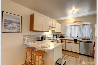 1515 Ocean Beach Boulevard #202, Long Beach, WA 98631 - Photo 9