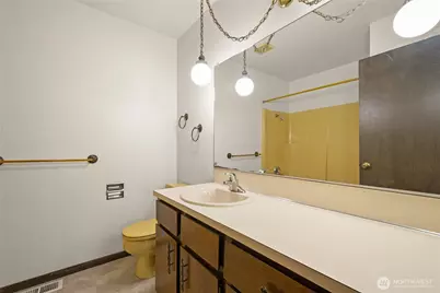 2431 W Lynnwood Drive, Longview, WA 98632 - Photo 17