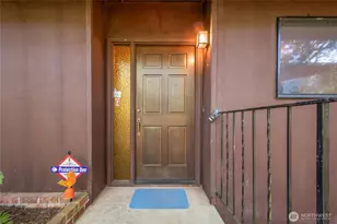 2431 W Lynnwood Dr, Longview, WA 98632 - Photo 3