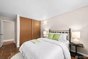 11515 Greenwood Ave N, Seattle, WA 98133 - Photo 17