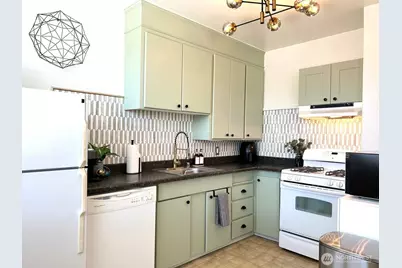 8214 Greenwood Avenue N, Seattle, WA 98103 - Photo 9