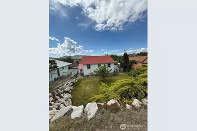 12 Dewberry Avenue W, Omak, WA 98841 - Photo 3