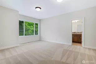 9827 NE 20th St, Bellevue, WA 98004 - Photo 33