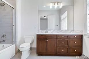 9827 NE 20th St, Bellevue, WA 98004 - Photo 19