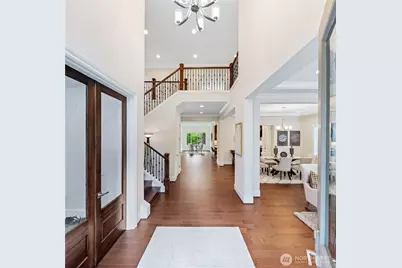 9827 NE 20th Street, Bellevue, WA 98004 - Photo 3