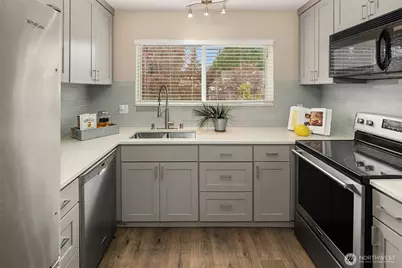 12024 101st Avenue NE #E3, Kirkland, WA 98034 - Photo 11