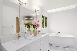 8484 NE County Park Rd, Bainbridge Island, WA 98110 - Photo 21