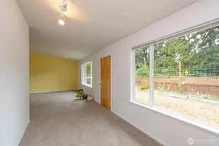 806 N Larch Ave, Port Angeles, WA 98362 - Photo 3