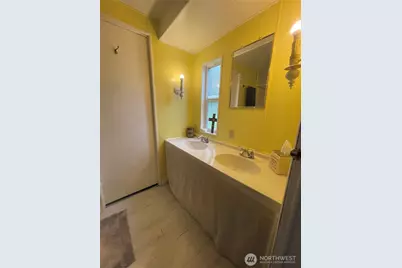 1050 Howard Street #10, Raymond, WA 98577 - Photo 11