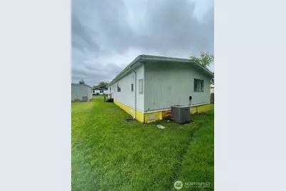 1050 Howard Street #10, Raymond, WA 98577 - Photo 13