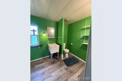 1050 Howard Street #10, Raymond, WA 98577 - Photo 7