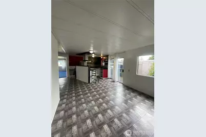 1050 Howard Street #10, Raymond, WA 98577 - Photo 5