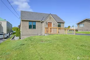 1121 SE Dock St, Oak Harbor, WA 98277 - Photo 3