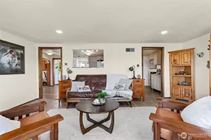2423 Day Island Blvd W, University Place, WA 98466 - Photo 11