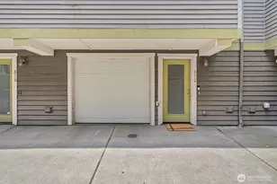 672 NE 40th St, Seattle, WA 98105 - Photo 5