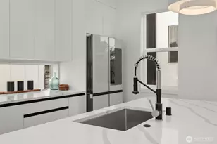 1223 N 48th St, Seattle, WA 98103 - Photo 11