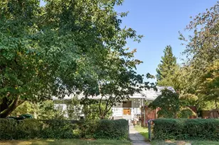 2704 NE 92nd St, Seattle, WA 98115 - Photo 7